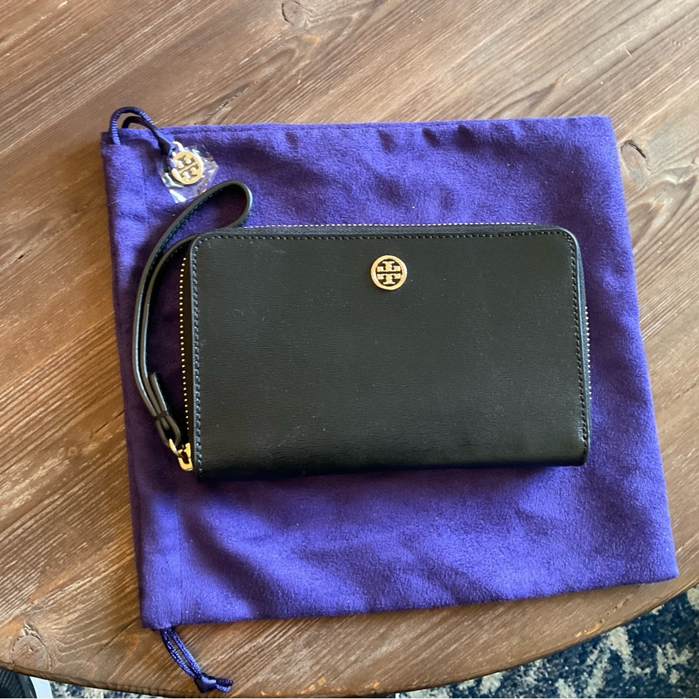 Tory Burch Zip Continental Wallet/Wristlet